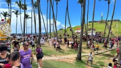 Ato em Salvador reúne mulheres contra o feminicídio e pede proteção