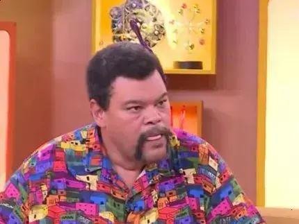 Babu Santana ignora apresentadora e causa climão em sabatina do BBB26