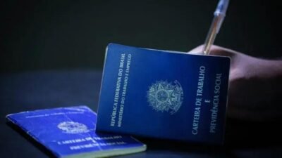 Brasil abre 112.334 vagas com carteira em janeiro e salário sobe