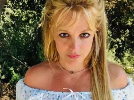 Britney Spears é detida por dirigir embriagada e sai das redes sociais
