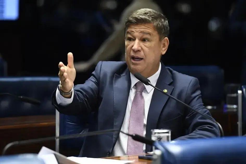 Carlos Viana aguarda decisão de Alcolumbre sobre prorrogação da CPMI do INSS