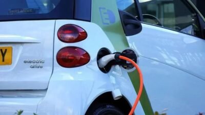 Como carregar o carro elétrico em viagens para a praia: guia prático
