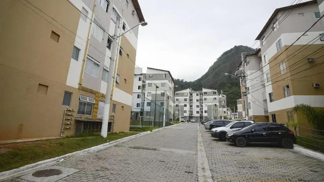 Condomínio dispara no Brasil: média chega a R$ 828 e pesa nas famílias