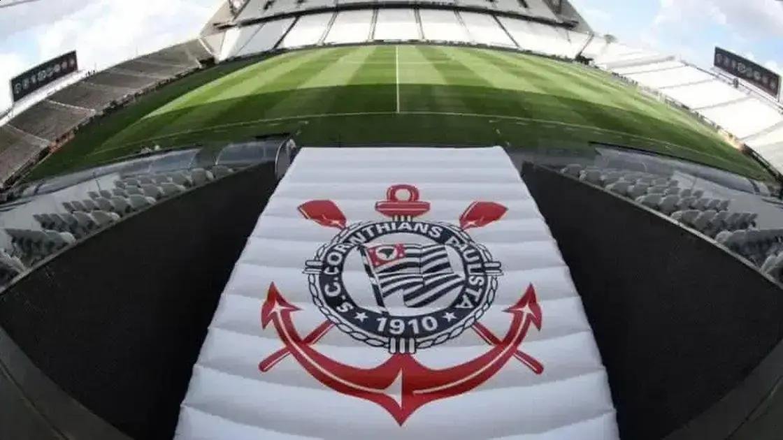 Corinthians apresenta Jesse Lingard e elogia paixão da torcida