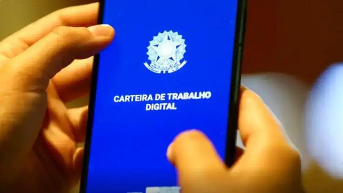 Desemprego no Brasil fica estável e atinge menor nível da série