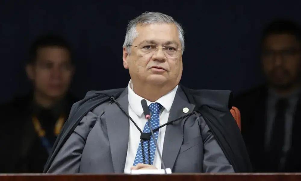 Dino proíbe saques em espécie de emendas parlamentares: decisão do STF
