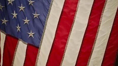 Doar plasma como renda: brasileiros nos EUA recorrem a centros pagos