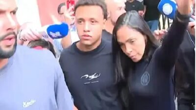 Estupro coletivo em Copacabana: indiciados se apresentam; um veste camiseta