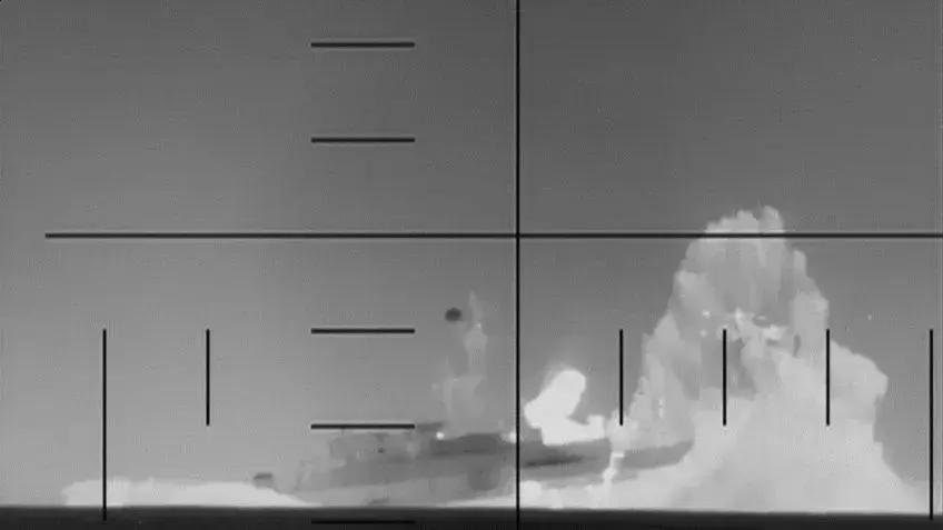 EUA afundam fragata iraniana Dena perto do Sri Lanka; Irã promete retaliação