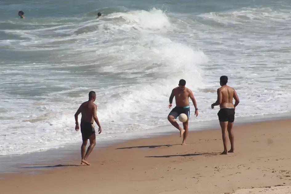 Expor testículos ao sol não aumenta testosterona, alertam especialistas