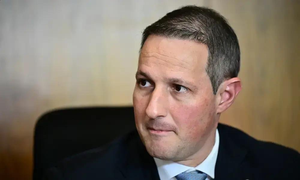 Guilherme Derrite lidera cenários e destaca combate ao crime em SP