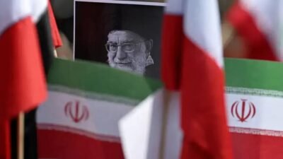 Irã escolhe sucessor de Ali Khamenei em meio à escalada da guerra