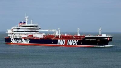 Irã fecha o Estreito de Ormuz e ameaça atacar embarcações e preocupa mercados