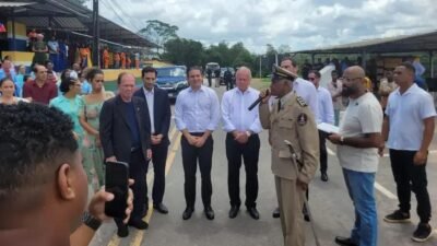 Isidório recebe Hugo Motta com honras militares na Fundação Dr. Jesus