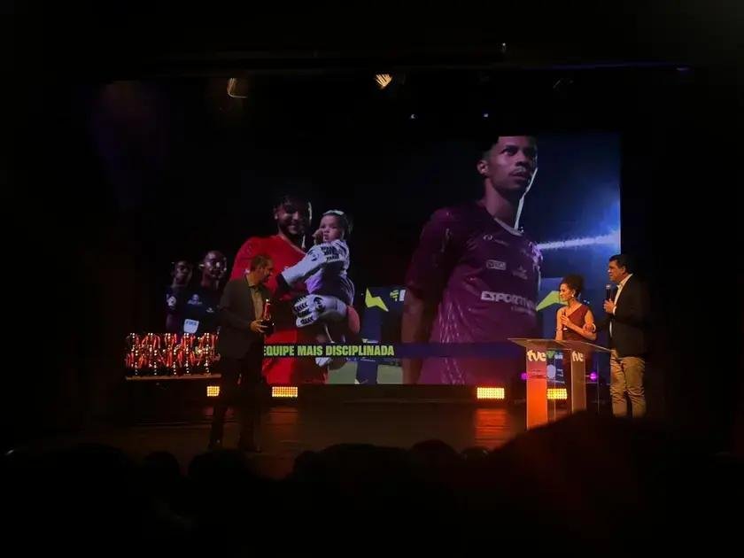 Jacuipense recebe prêmio como equipe mais disciplinada do Baianão