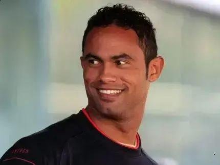 Liberdade condicional de goleiro Bruno é revogada; volta ao regime semiaberto