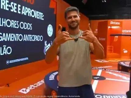 Milena diz que Jonas Sulzbach era 'galã natural' antes de procedimentos estéticos