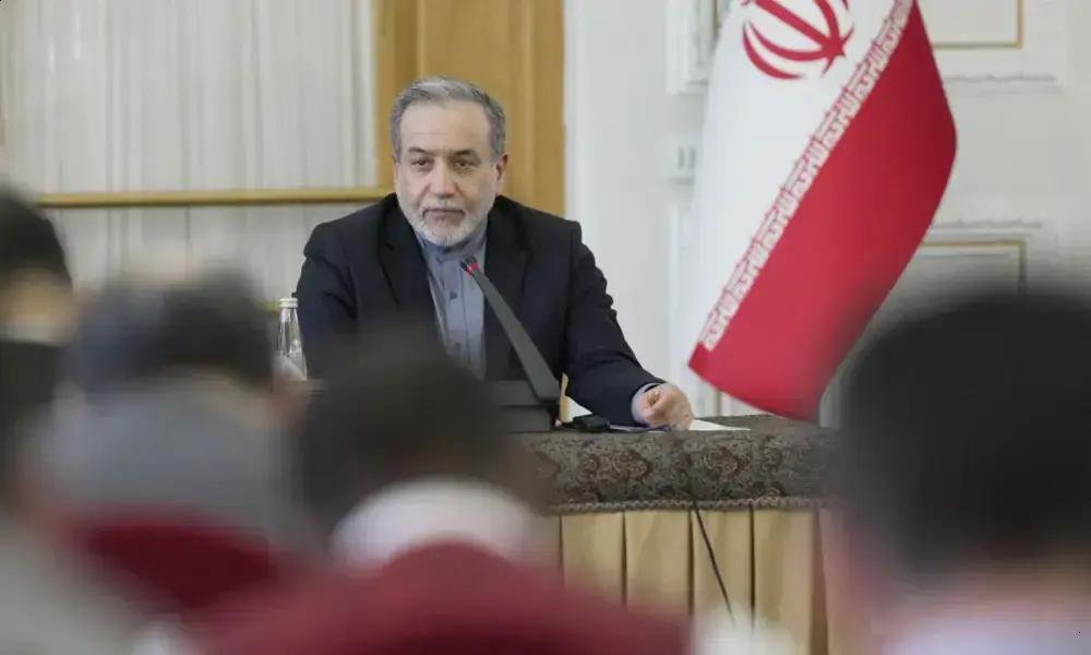 Ministro do Irã: povo, e não Trump, deve escolher novo líder