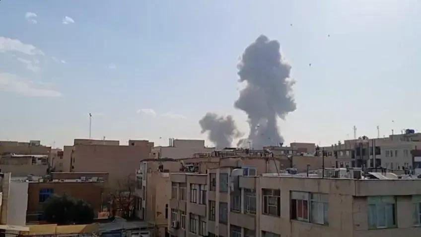 Mortes no Irã sob ataques de EUA e Israel sobem para 787 em 4º dia