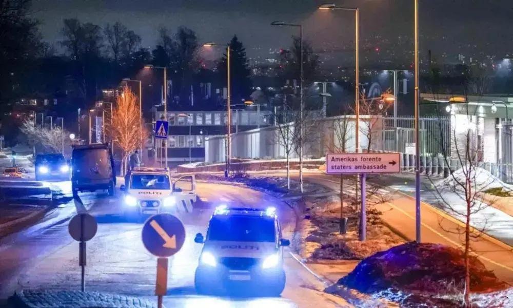 Noruega investiga explosão em frente à embaixada dos EUA em Oslo