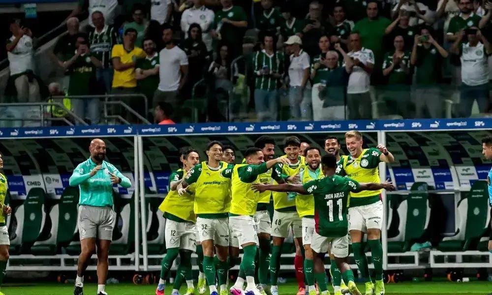 Palmeiras vence Botafogo por 2 a 1 no Allianz Parque com um a mais