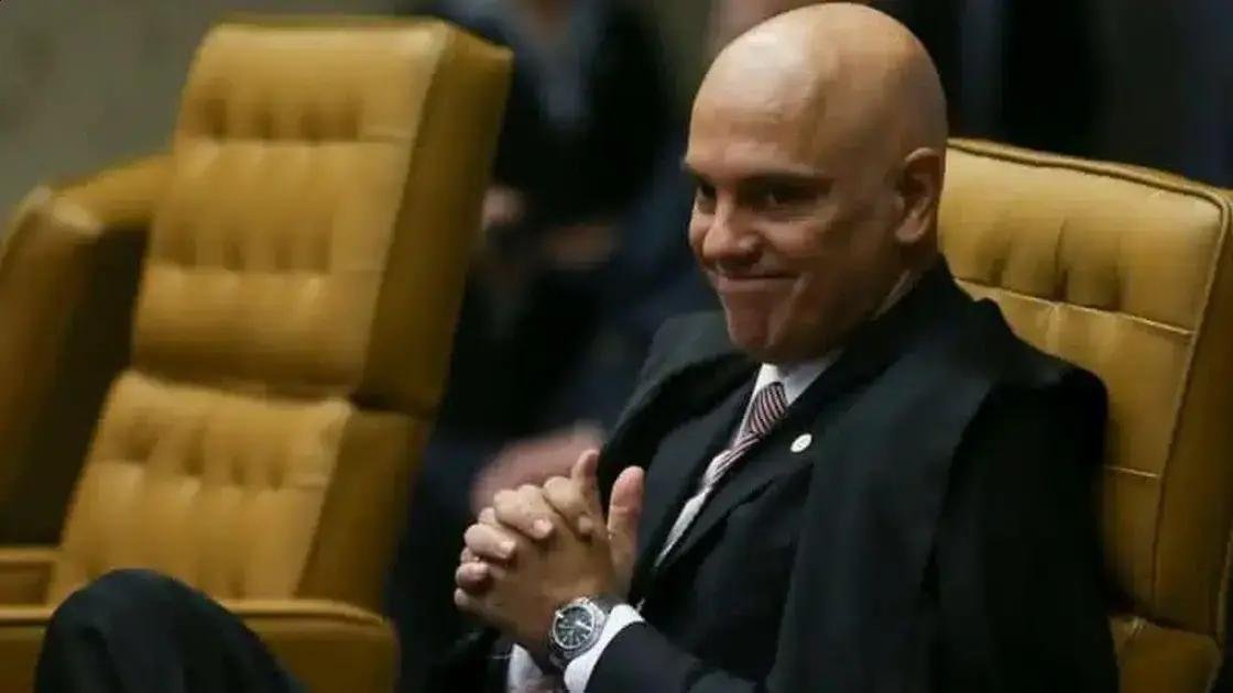 Peritos e PF contestam versão de Moraes sobre mensagens a Vorcaro