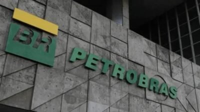 Petrobras propõe pagar R$ 8,1 bi a acionistas do 4º trimestre
