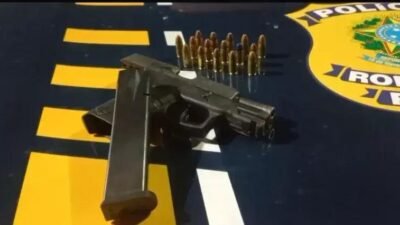 PRF prende foragido por homicídio e apreende arma na BR-101 durante perseguição