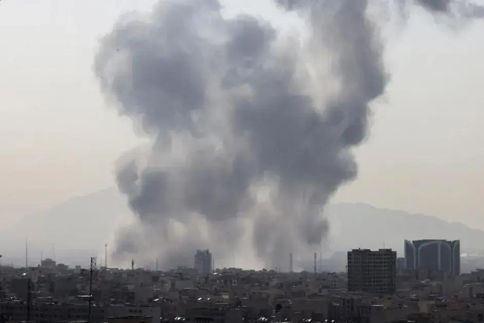 Reações globais após ataques EUA e Israel ao Irã elevam risco regional