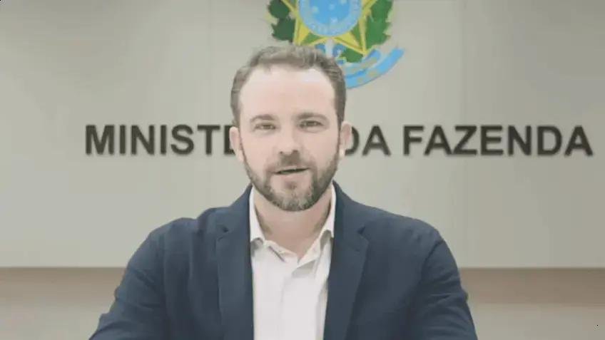 Secretário defende regulamentação de supersalários e reforma administrativa