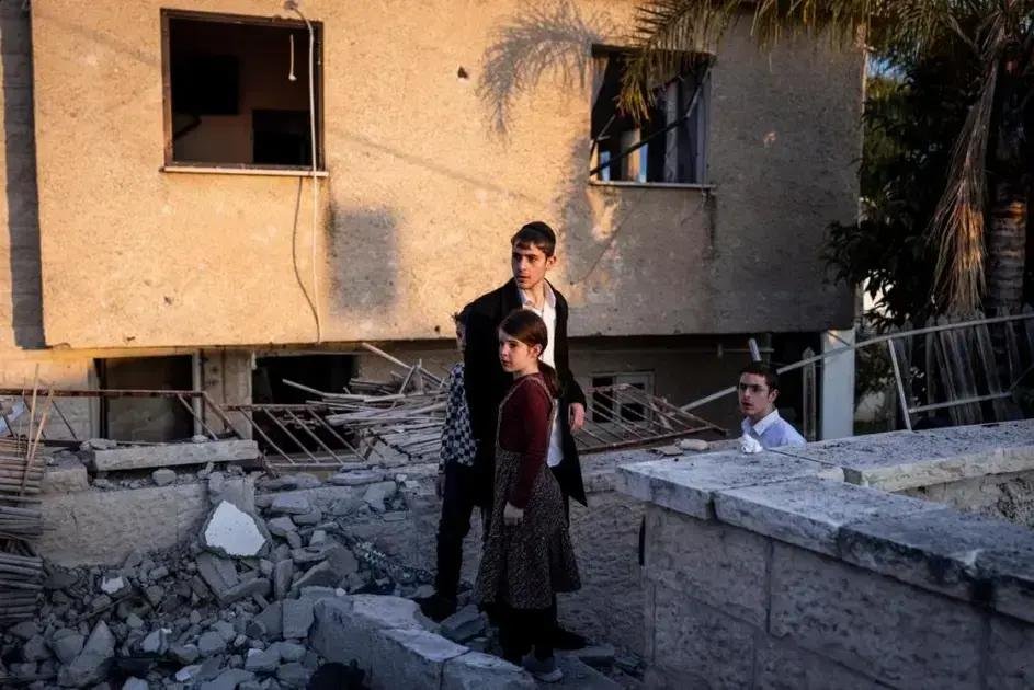 Sirenes e explosões em Jerusalém após disparo de mísseis iranianos