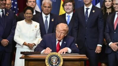 Trump diz que Cuba vive ‘seus últimos momentos’ em cúpula na Flórida