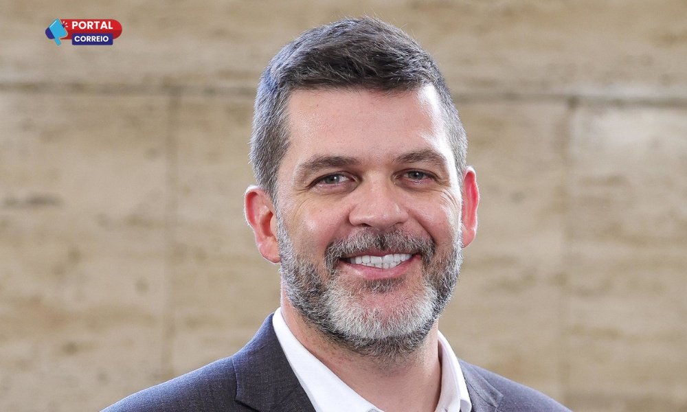 Fábio Portela assume equipe de comunicação da pré-campanha de Flávio Bolsonaro