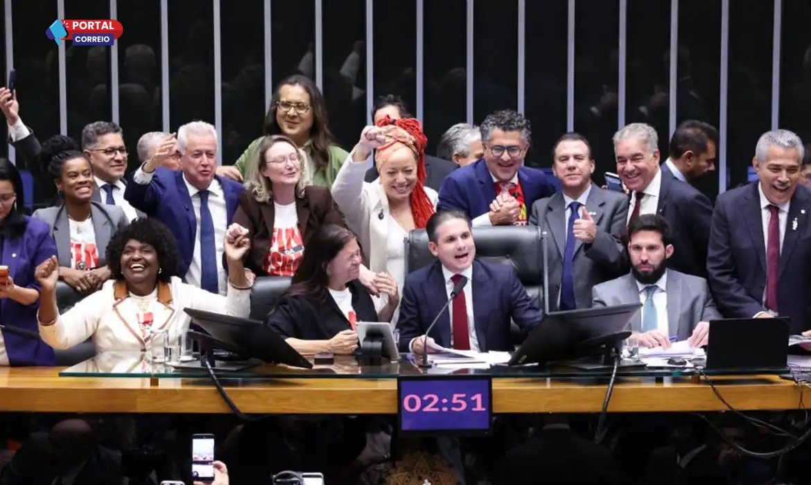 Fim da escala 6x1: Câmara aprova nova jornada de trabalho no Brasil
