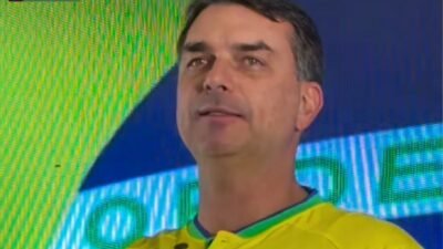 Flávio Bolsonaro associa Lula ao diabo e dispara sobre eleição de outubro