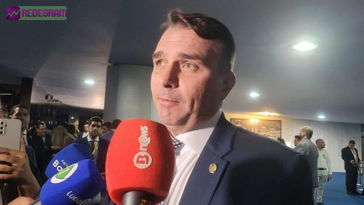 Futuro de Flávio Bolsonaro no PL: Partido decide esperar poeira baixar
