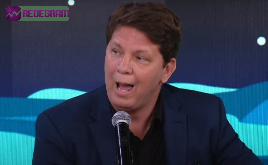 Mário Frias comenta vazamento de conversa de Flávio durante viagem ao Bahrein